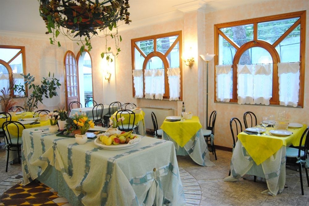 Hotel Leopoldo Кастильончелло Экстерьер фото