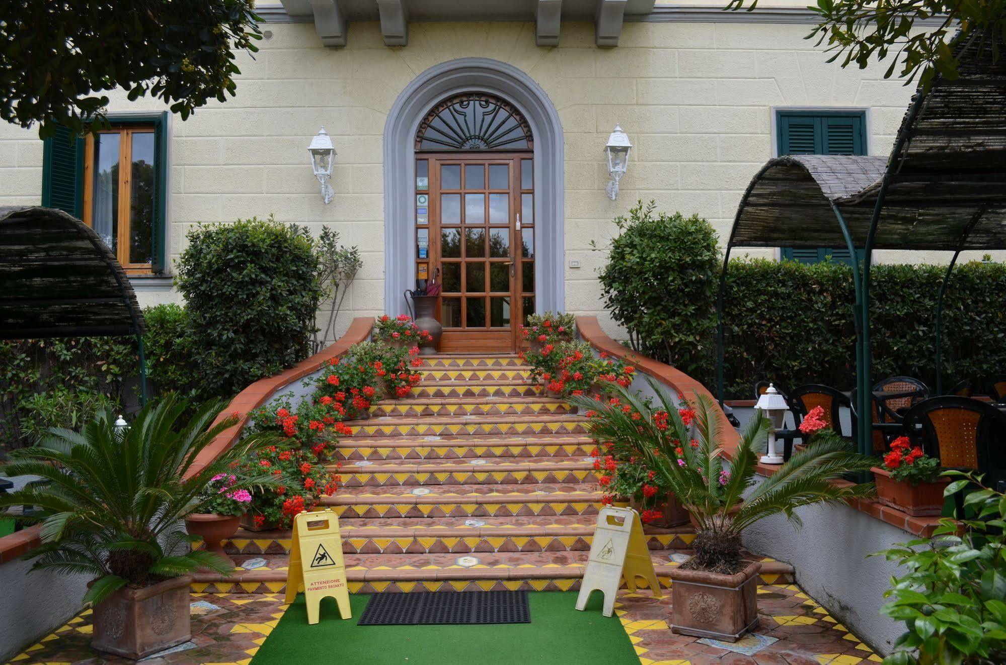 Hotel Leopoldo Кастильончелло Экстерьер фото