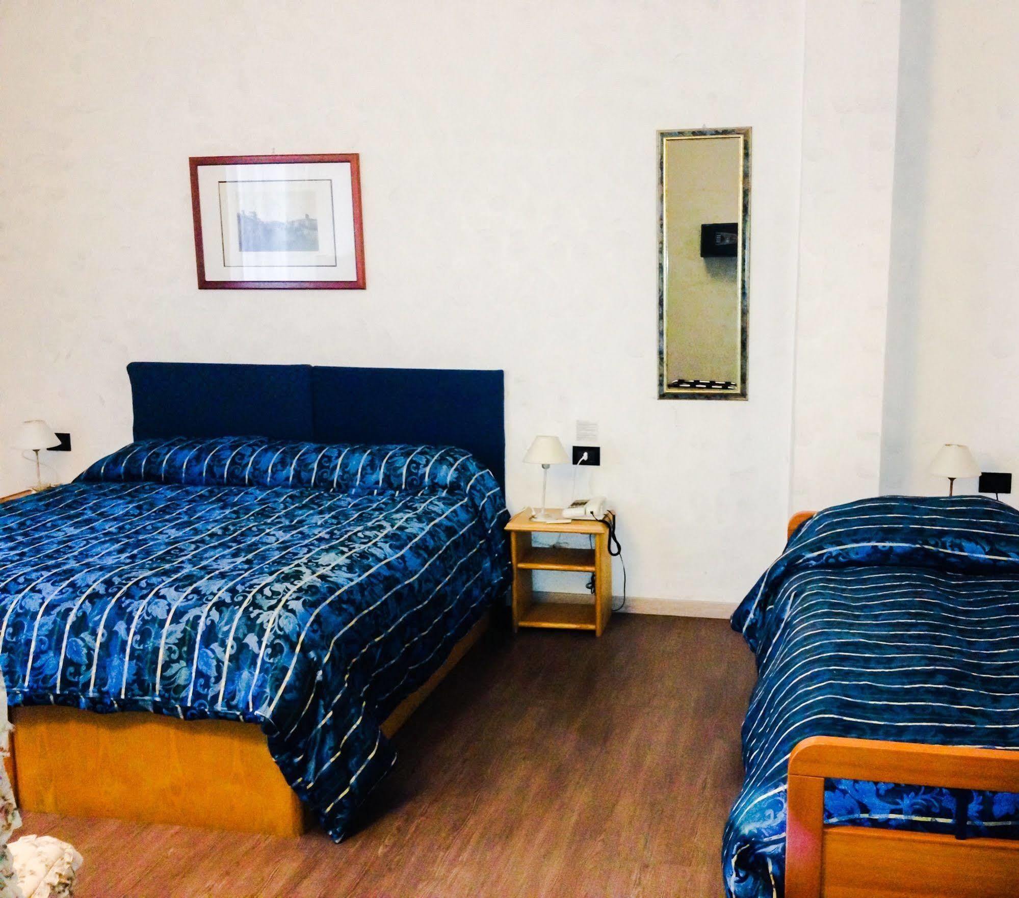 Hotel Leopoldo Кастильончелло Экстерьер фото